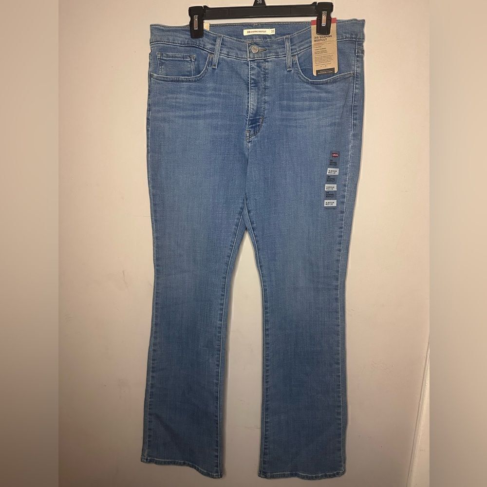 Levi’s | 315 Shaping Bootcut Size 16